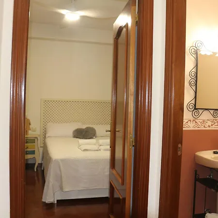 Montichel, Parking Gratuito Daire *