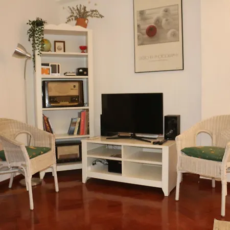 Montichel, Parking Gratuito Daire